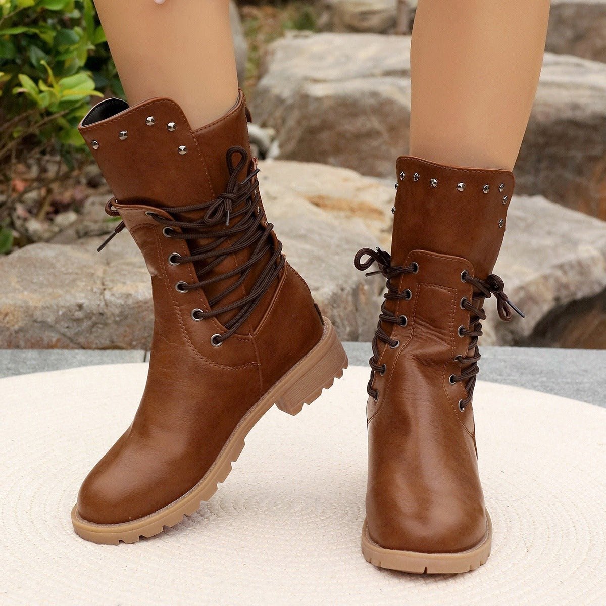 Buty zimowe damskie sznurowane z zamkniętą konstrukcją – regulacja sznurowaniem - Arkadya Outlet - Women Shoes