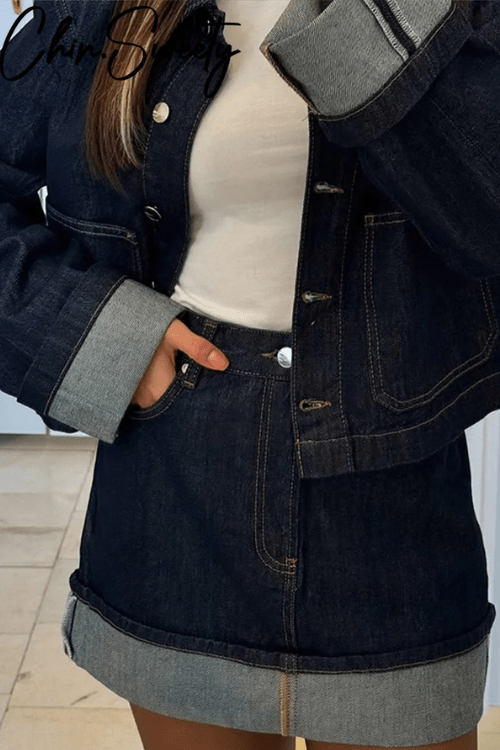 Komplet damski: kurtka i spódnica mini - Arkadya Outlet - Women Set