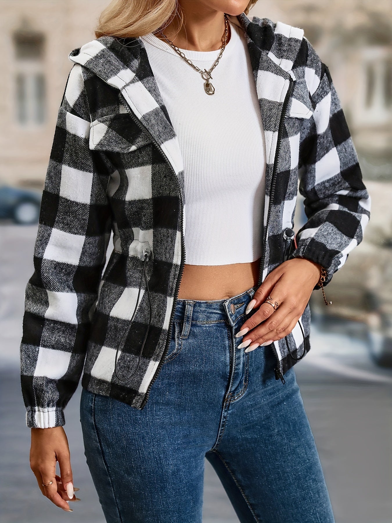 Kurtka damska z kapturem – kratka, zamek błyskawiczny - Arkadya Outlet - Women Jacket