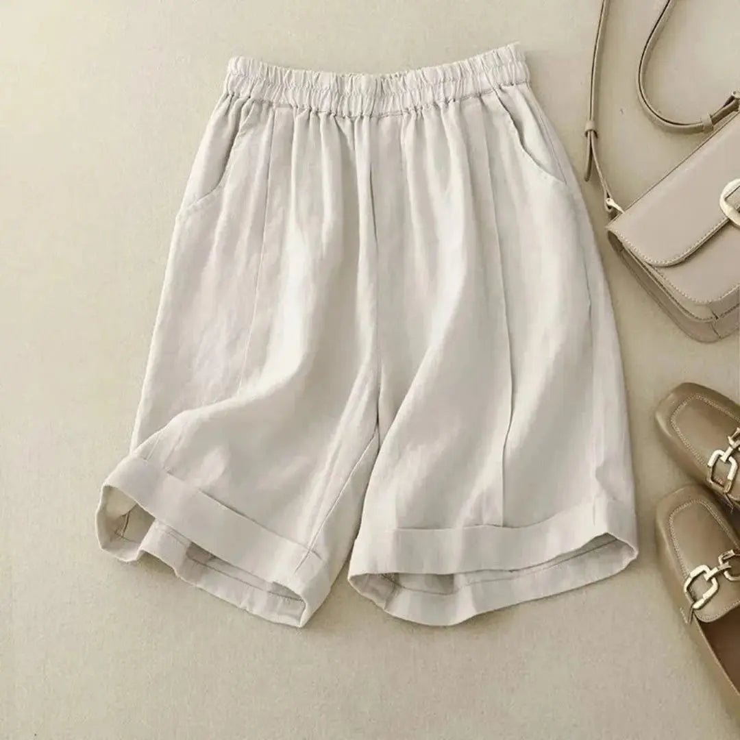 Lniane szorty damskie – elastyczny pas, podwinięty dół - Arkadya Outlet - Women Short