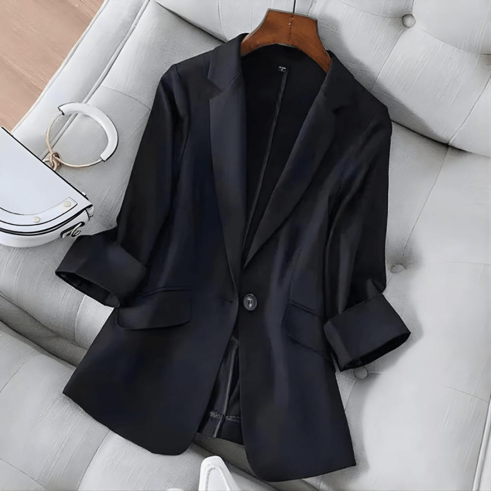 Marynarka damska dopasowana – rękaw 3/4, jeden guzik - Arkadya Outlet - Women Blazer