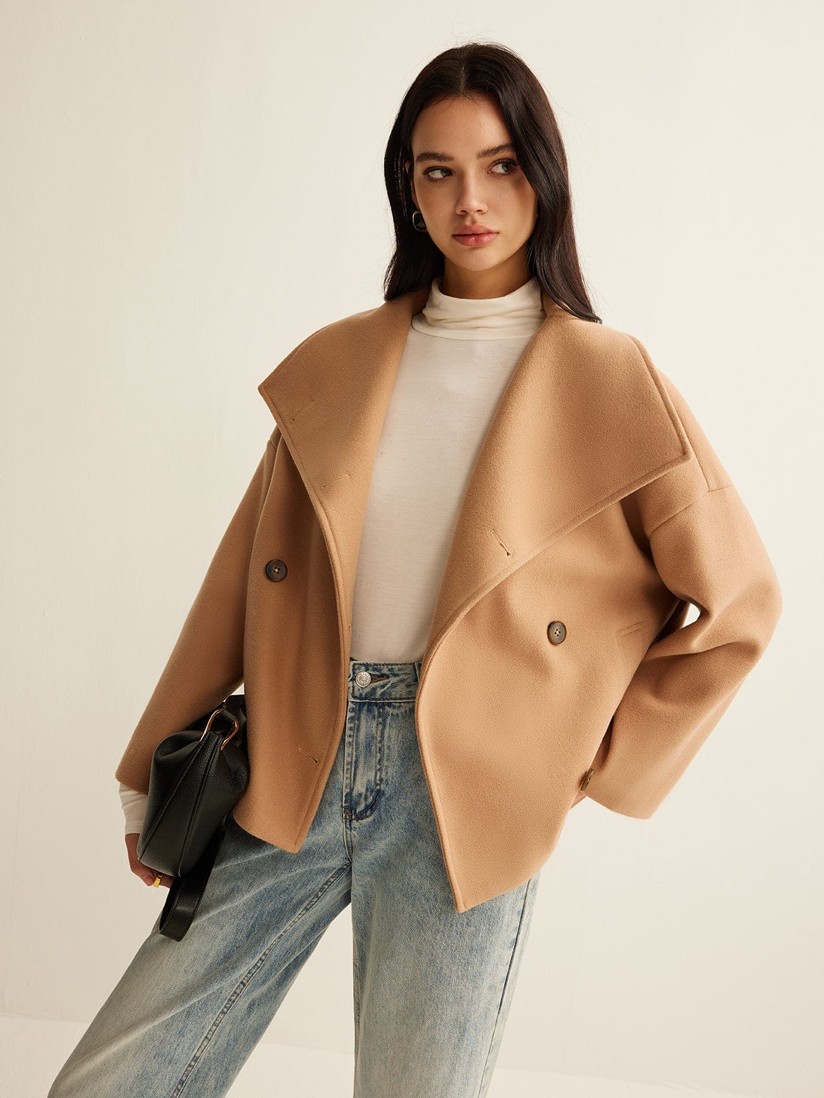 Płaszcz damski krótki dwurzędowy - Arkadya Outlet - Women Coat