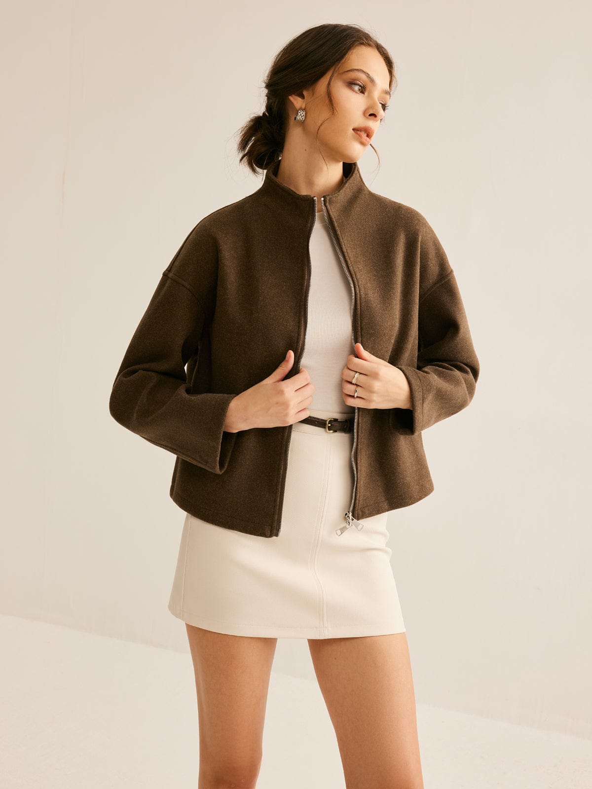 Płaszcz damski krótki ze stójką i zamkiem - Arkadya Outlet - Women Coat