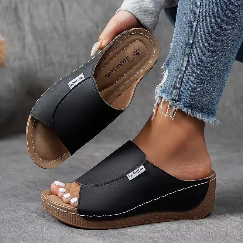 Sandały damskie wsuwane na koturnie – odkryty nosek - Arkadya Outlet - Women Sandals