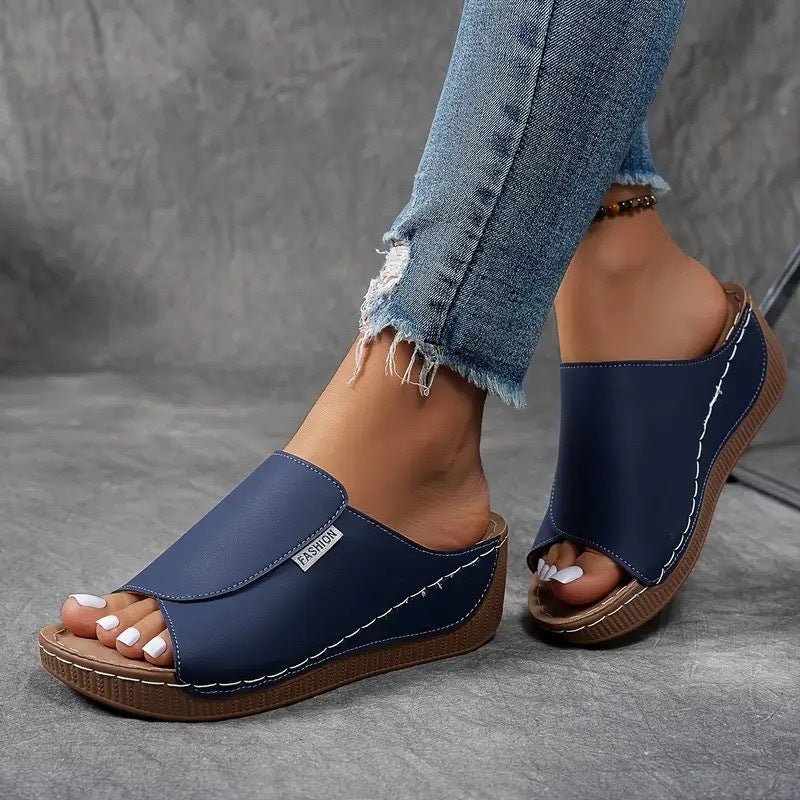 Sandały damskie wsuwane na koturnie – odkryty nosek - Arkadya Outlet - Women Sandals