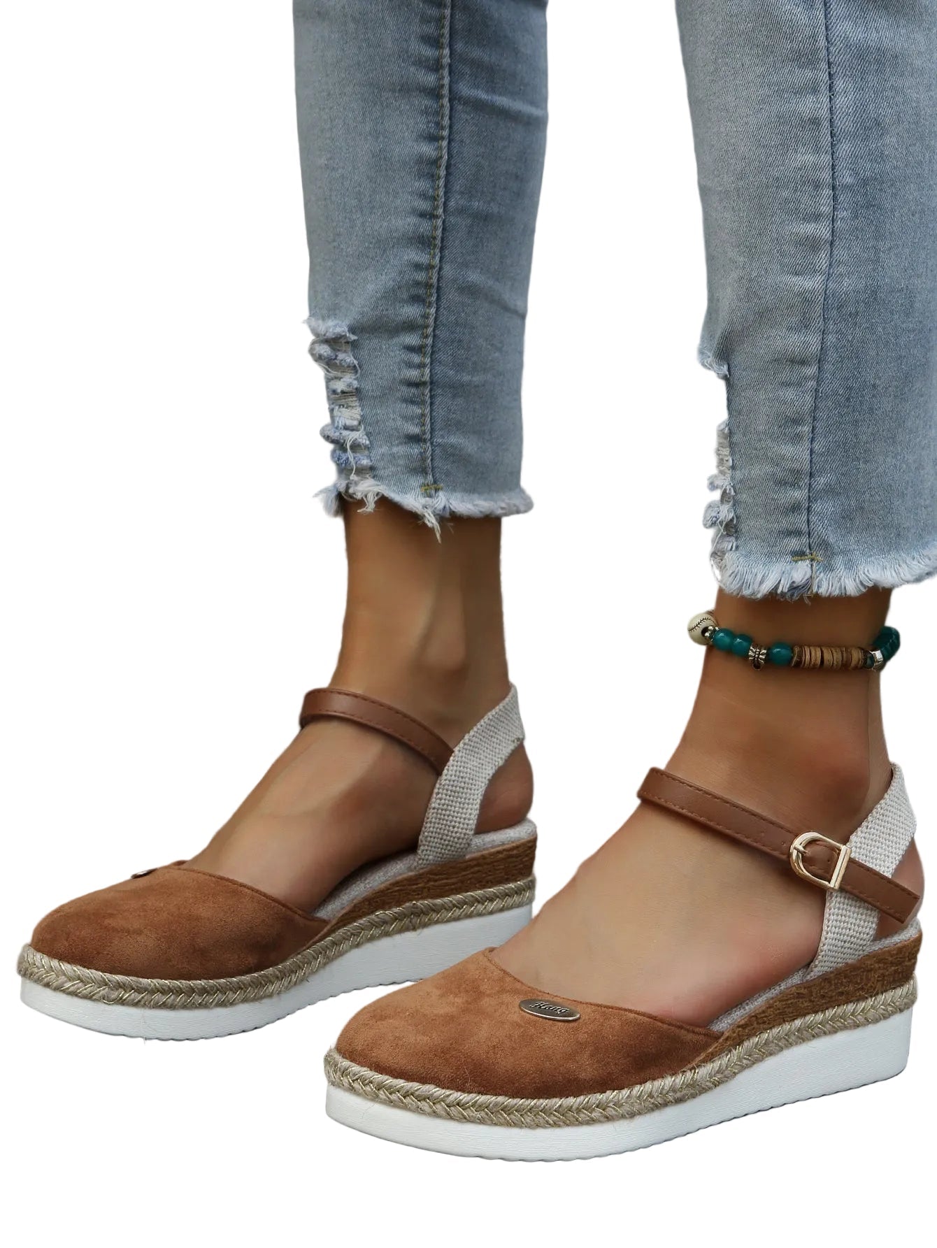 Sandały damskie wsuwane – zaokrąglony nosek, pasek - Arkadya Outlet - Women Sandals