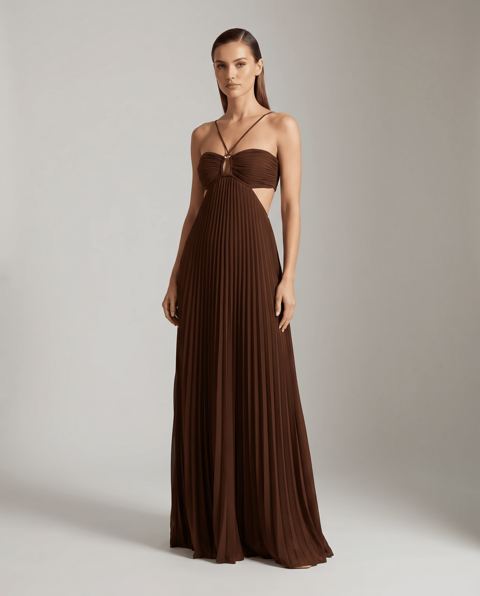Sukienka maxi plisowana halter z odkrytymi plecami - Arkadya Outlet - Women Maxi Dress