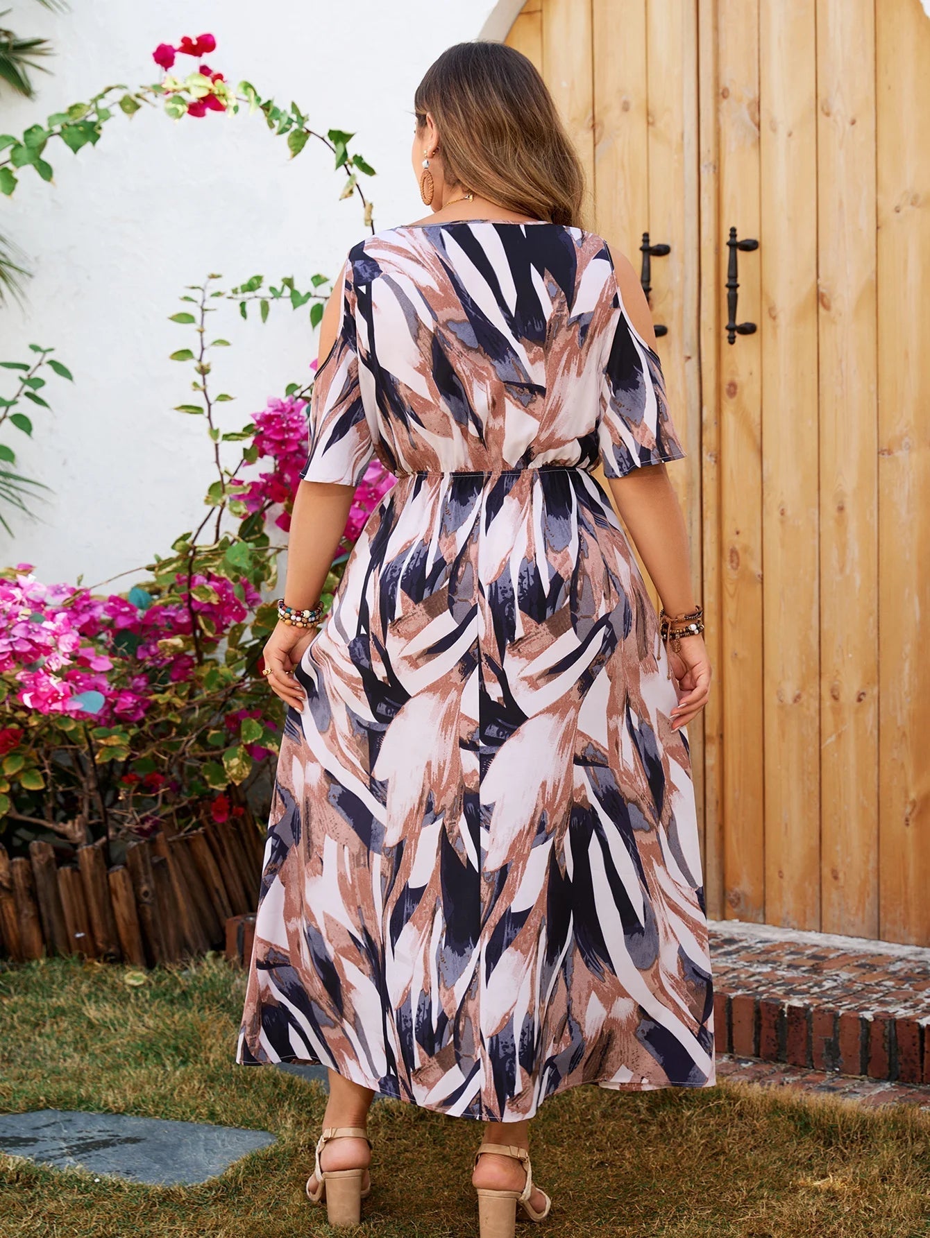 Sukienka midi z wysokim stanem i nadrukiem - Arkadya Outlet - Women Midi Dress