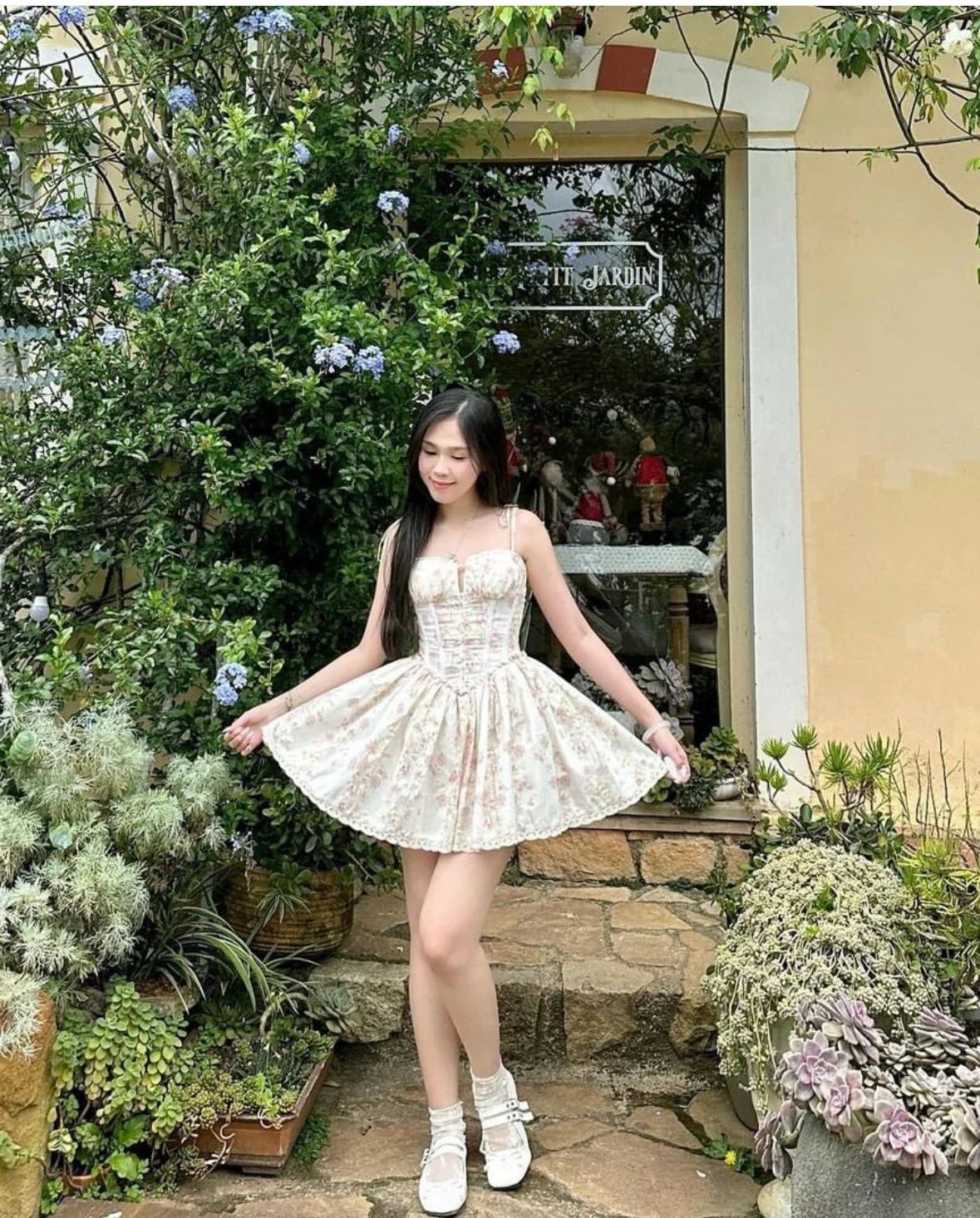 Sukienka mini gorsetowa z koronką i wiązaniem - Arkadya Outlet - Women Mini Dress