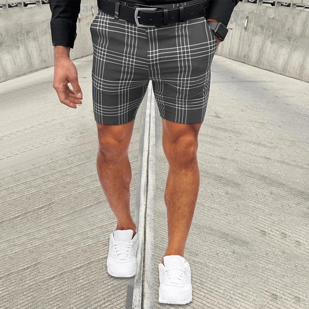 Szorty męskie w kratę dopasowane - Arkadya Outlet - Men Short