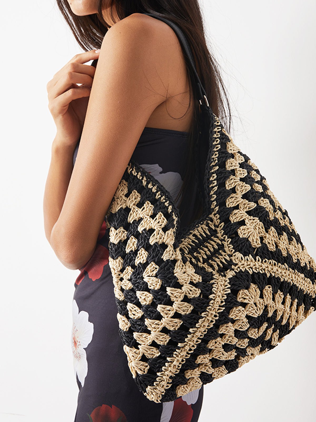 Torba na ramię damska szydełkowa – miękka forma - Arkadya Outlet - Women Bag
