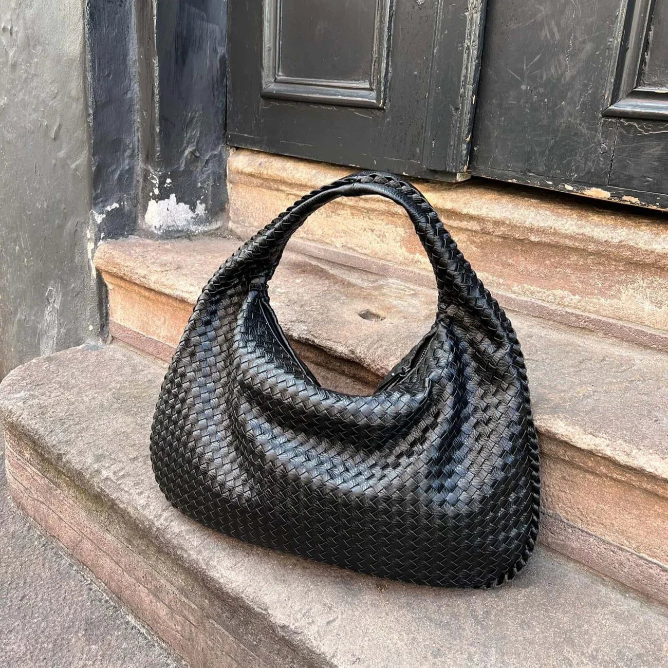 Torba na ramię damska – usztywniona, zorganizowane wnętrze - Arkadya Outlet - Women Bag