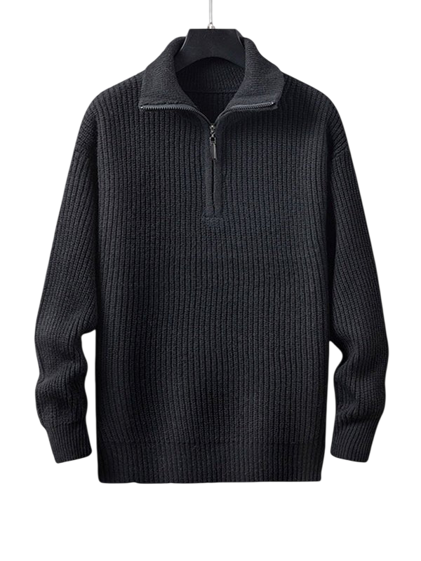 Czarny męski sweter z grubej dzianiny o luźnym kroju, kołnierz zapinany na zamek, długi rękaw, klasyczny styl
