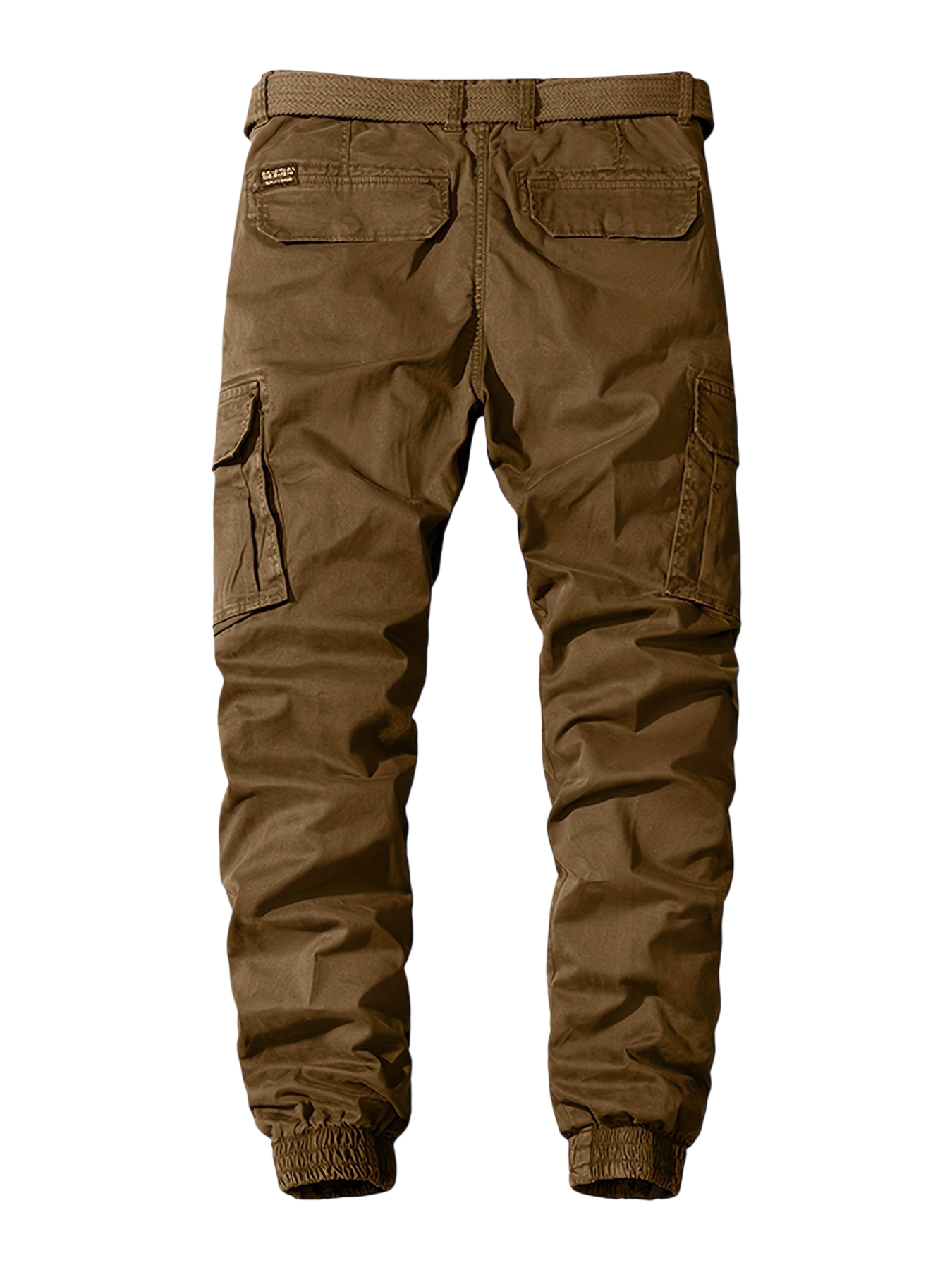 Arkadya Outlet Męskie Spodnie joggery posiadają dwie tylne kieszenie z klapką, boczne kieszenie cargo, elastyczną talię z paskiem i elastyczne mankiety dla wygody i stylu.