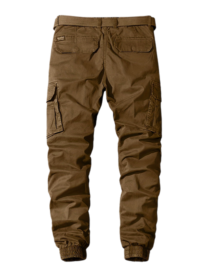 Arkadya Outlet Męskie Spodnie joggery posiadają dwie tylne kieszenie z klapką, boczne kieszenie cargo, elastyczną talię z paskiem i elastyczne mankiety dla wygody i stylu.