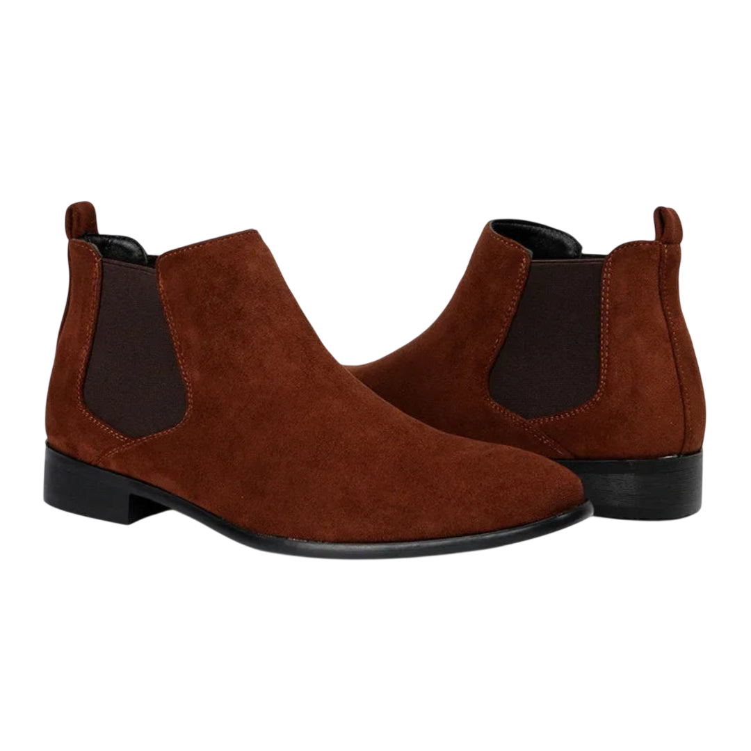 Para męskich butów wsuwanych Arkadya Outlet z kwadratowym noskiem i niskim obcasem, pokazana obok siebie na białym tle.