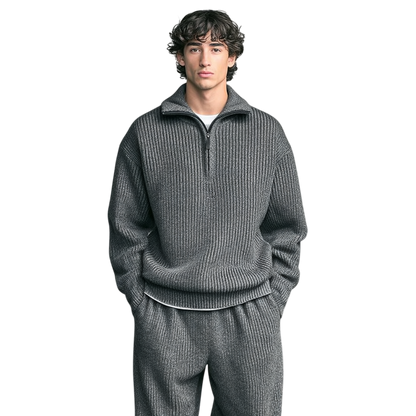 Szary męski sweter dzianinowy o prążkowanej strukturze, luźny fason, kołnierz z zamkiem, długi rękaw