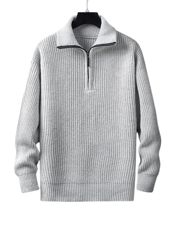 Jasnoszary męski sweter dzianinowy o luźnym kroju, kołnierz z zamkiem, miękka struktura, długi rękaw