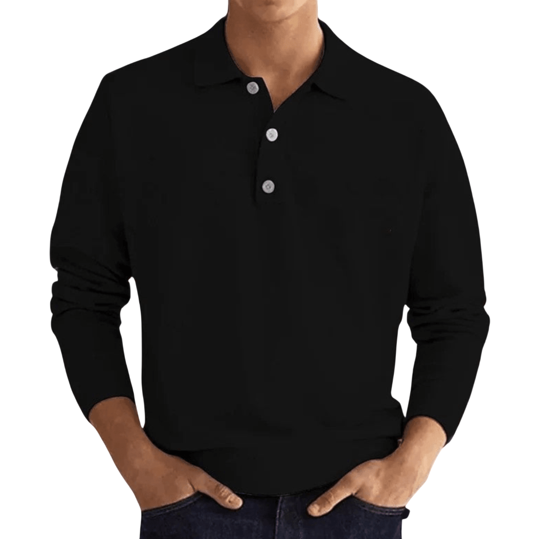 Mężczyzna nosi koszulkę Arkadya Outlet Koszulka polo męska długi rękaw półguziki kołnierz, klasyczny kołnierzyk polo i trzy białe guziki, z rękami w kieszeniach ciemnych dżinsów na jednolitym tle.