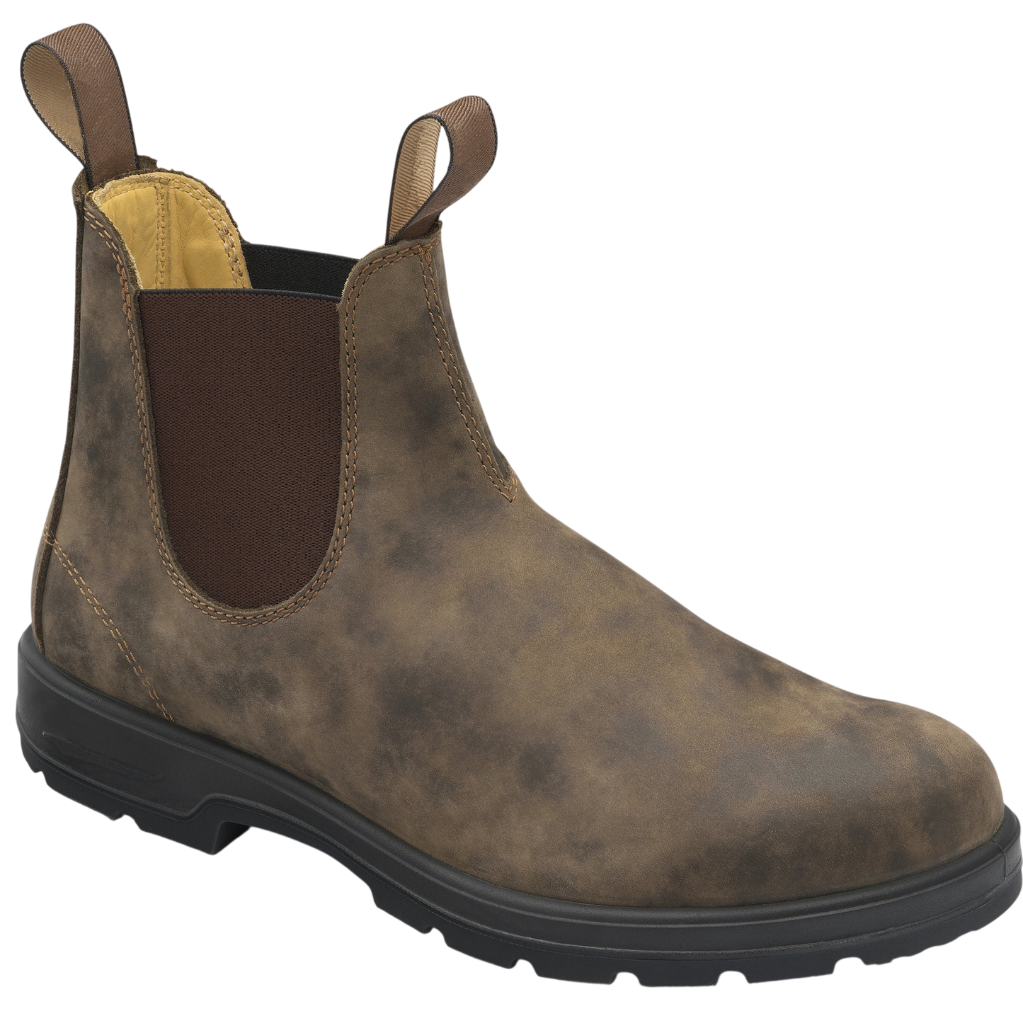 Arkadya Outlet Botki Chelsea męskie wsuwane z elastycznymi panelami do kostki w kolorze brązowym, z czarną podeszwą oraz uchwytami z przodu i z tyłu, prezentowane na białym tle.