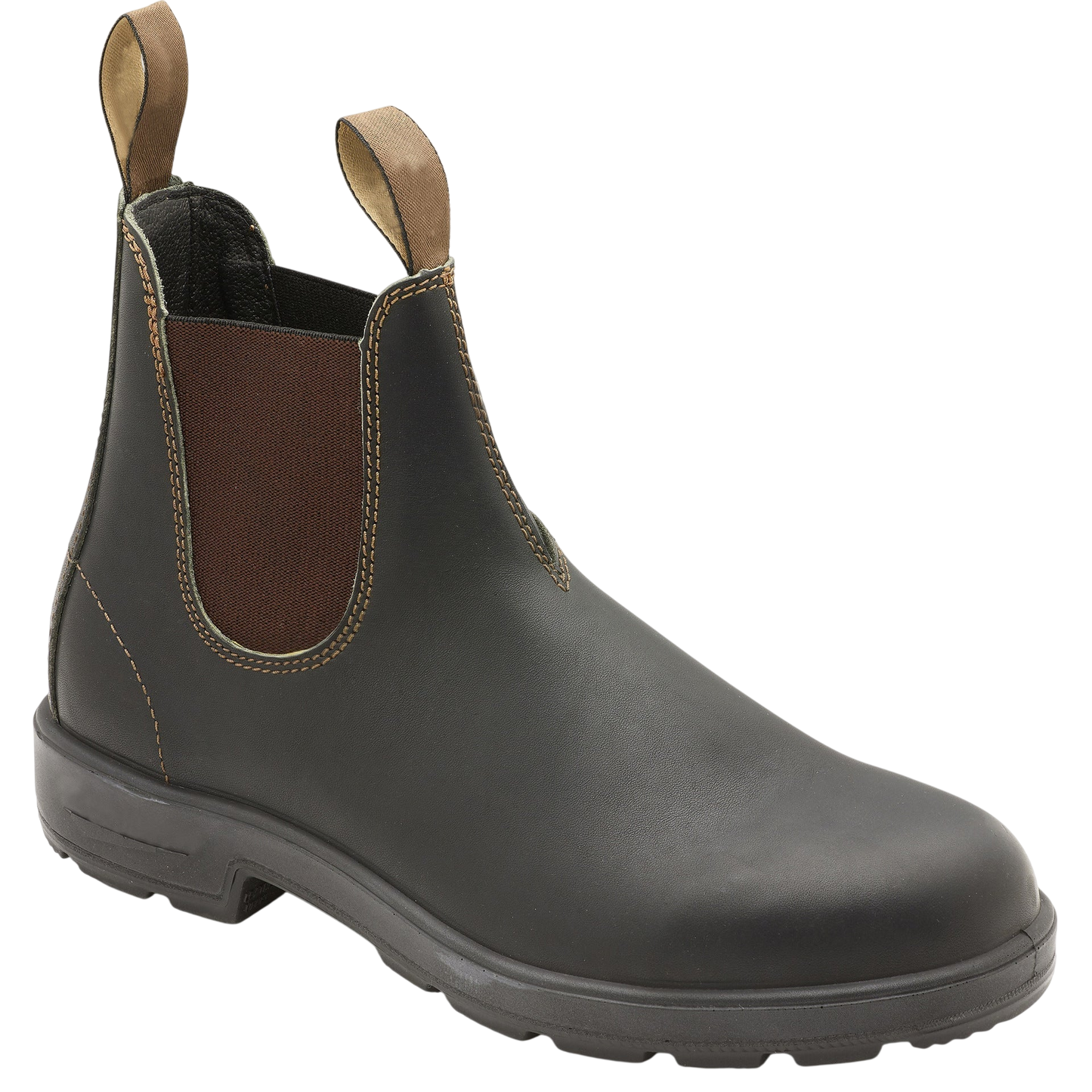 The Arkadya Outlet Botki Chelsea męskie wsuwane z elastycznymi panelami do kostki to czarne botki z brązowymi elastycznymi panelami i jasnobrązowymi uchwytami, prezentowane na białym tle.