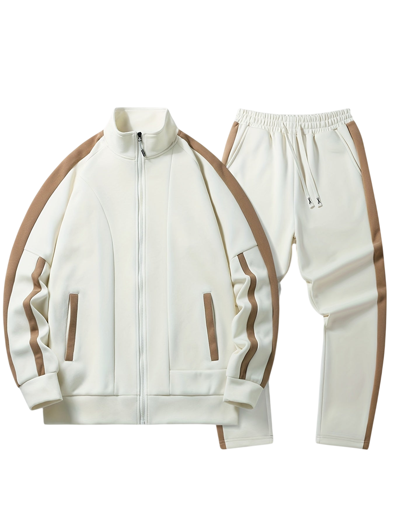 Komplet dresowy męski dwuczęściowy codzienny strój marki Arkadya Outlet w kolorze kremowym z brązowymi paskami, wyposażony w zapinaną na zamek kurtkę z dwiema kieszeniami z przodu oraz dopasowane spodnie z elastycznym paskiem w talii i sznurkiem do ściągania.