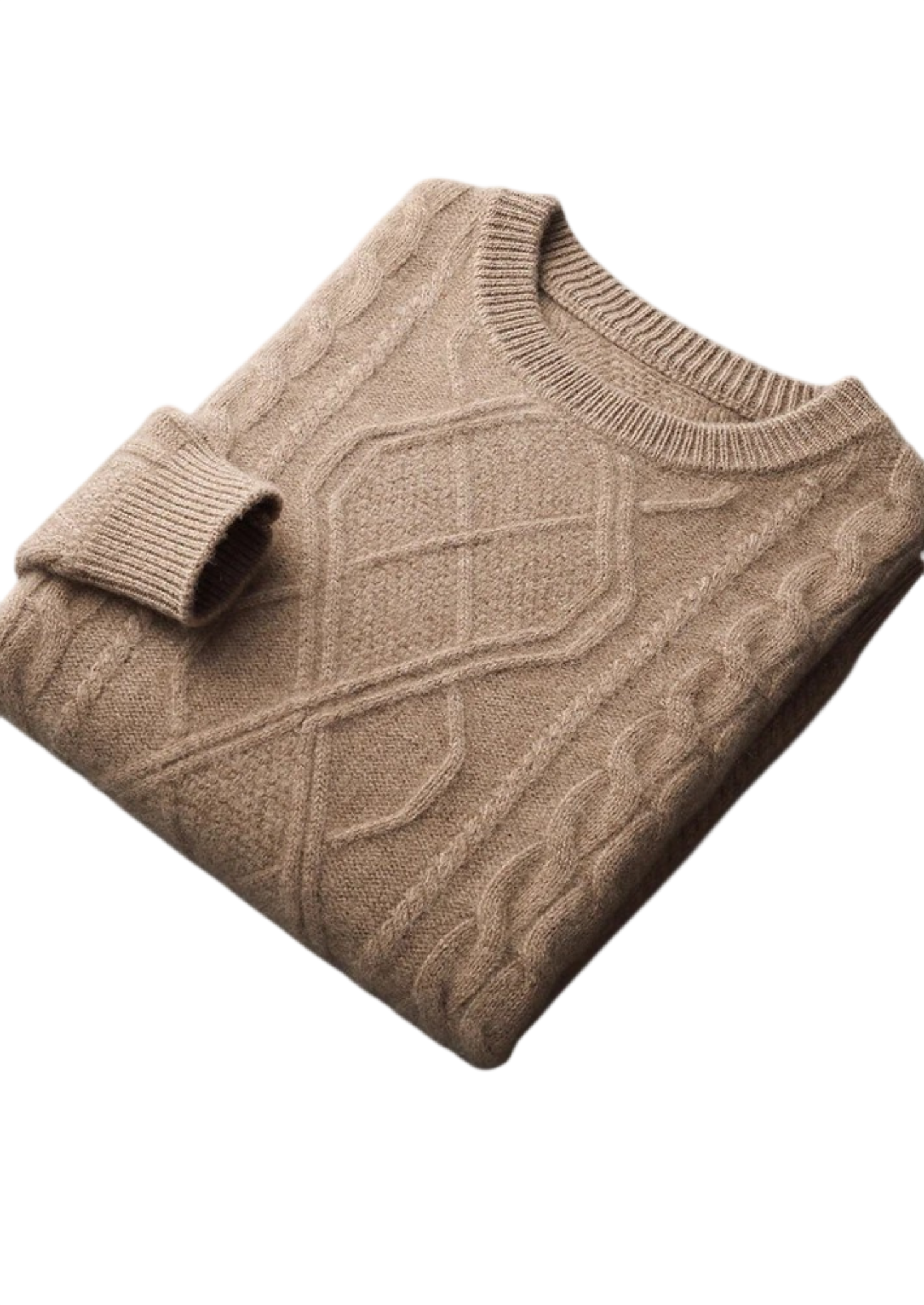 Składany beżowy Sweter męski dekolt okrągły warkoczowy marki Arkadya Outlet, z prążkowanym kołnierzem i mankietami oraz teksturowanym diamentowym splotem warkoczowym z przodu, jest wyświetlany na białym tle.