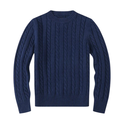 Męski dzianinowy sweter Arkadya Outlet ma granatowy kolor, regularny krój, długie rękawy, okrągły dekolt oraz prążkowane mankiety i dół; pokazany na płasko na białym tle.