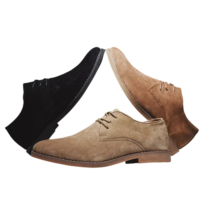 Trzy buty Arkadya Outlet Buty Biznesowe Męskie Płaski Obcas Zamknięty Nosek w kolorze czarnym, jasnobrązowym i brązowym są ułożone w trójkąt na białym tle, każdy z niskim obcasem i sznurowanym zapięciem.