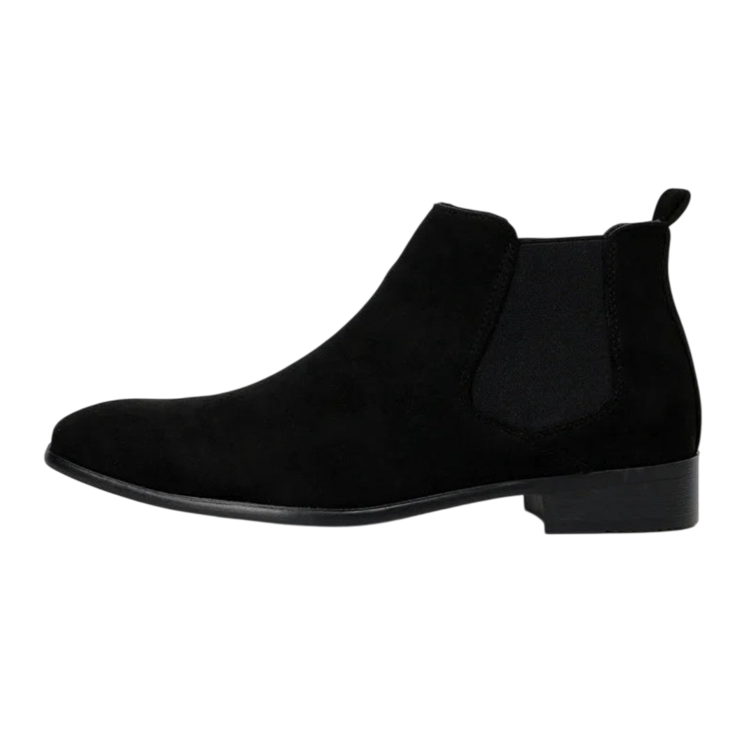 Botki męskie wsuwane z kwadratowym noskiem i niskim obcasem marki Arkadya Outlet to stylowe, łatwe w noszeniu buty za kostkę, które oferują wygodę bez wysiłku i nowoczesny wygląd.