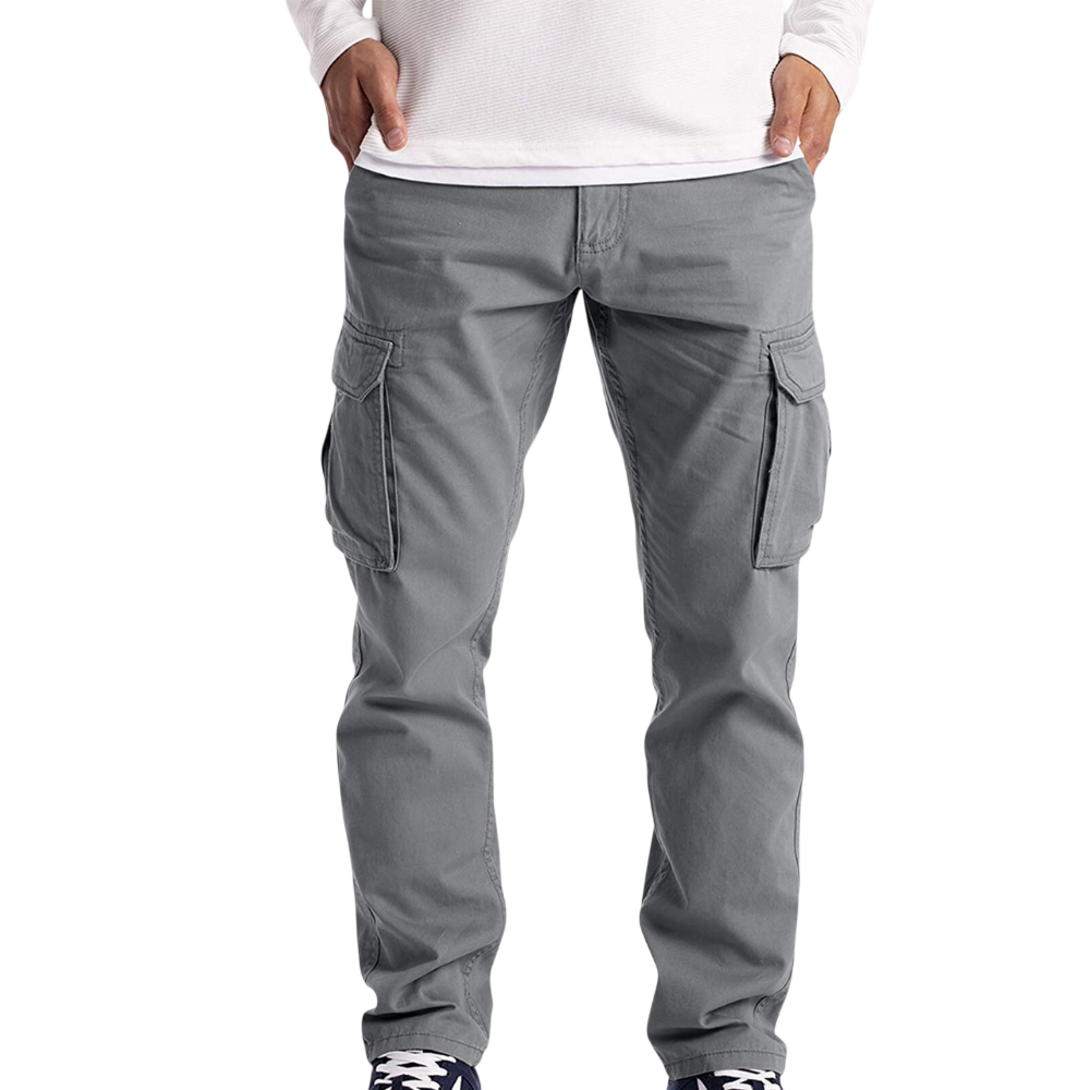 Mężczyzna w Arkadia Outlet Spodnie cargo męskie luźny krój z kieszeniami na dzień codzienny, białej koszuli z długim rękawem i granatowych sneakersach stoi na prostym białym tle.