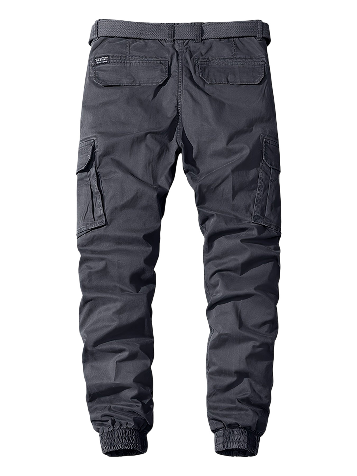 Joggery Arkadya Outlet Męskie Spodnie są pokazane od tyłu, z dwiema górnymi kieszeniami z klapką, bocznymi kieszeniami cargo i elastycznymi mankietami na kostkach, które zapewniają stylowy wygląd.