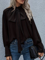 Bluzka damska z długim rękawem i wiązaniem przy szyi - Arkadya Outlet - Women Blouse