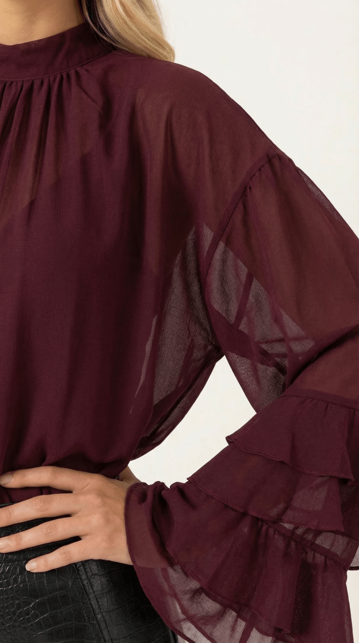 Bluzka damska z półgolfem i kołnierzem - Arkadya Outlet - Women Top
