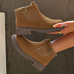 Botki damskie zimowe z zaokrąglonym noskiem i zapięciem na klamrę – długość do kostki - Arkadya Outlet - Women Shoes