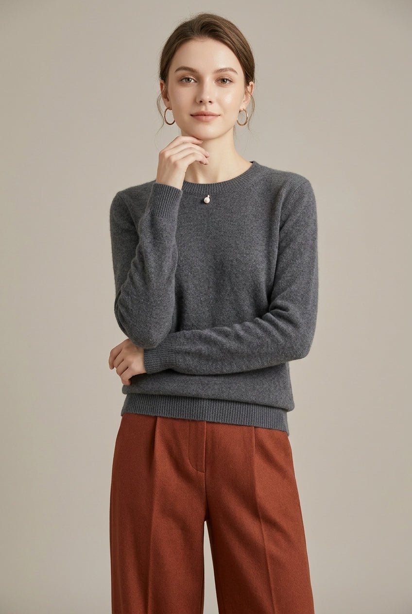 Damska Bluza | Luźny krój z okrągłym dekoltem i prążkowanymi - Arkadya Outlet - Sweaters