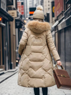 Damska Kurtka Puchowa | Przedłużona z kapturem z futerkiem - Arkadya Outlet - Jackets