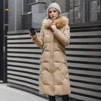 Damska Kurtka Puchowa | Przedłużona z kapturem z futerkiem - Arkadya Outlet - Jackets