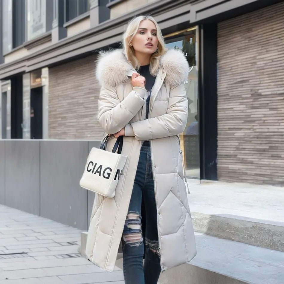 Damska Kurtka Puchowa | Przedłużona z kapturem z futerkiem - Arkadya Outlet - Jackets