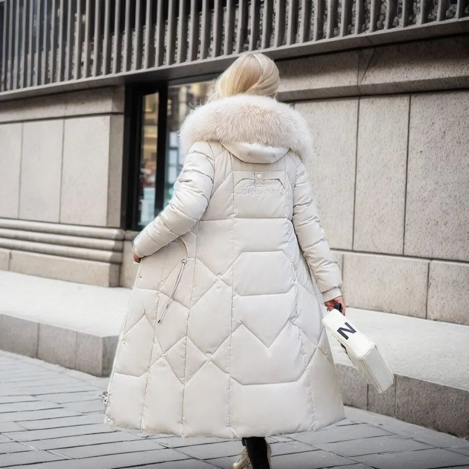 Damska Kurtka Puchowa | Przedłużona z kapturem z futerkiem - Arkadya Outlet - Jackets