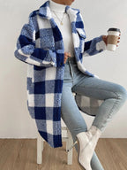 Damski Płaszcz | Długi krój z guzikami i klapami na kieszeniach - Arkadya Outlet - Coats
