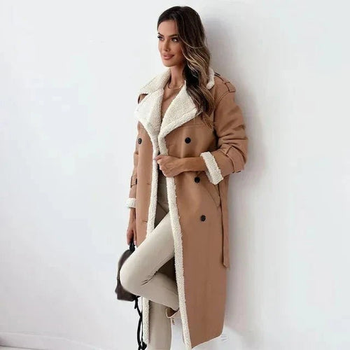 Damski Płaszcz | Długi krój z paskiem i kołnierzem wykładanym - Arkadya Outlet - Coats