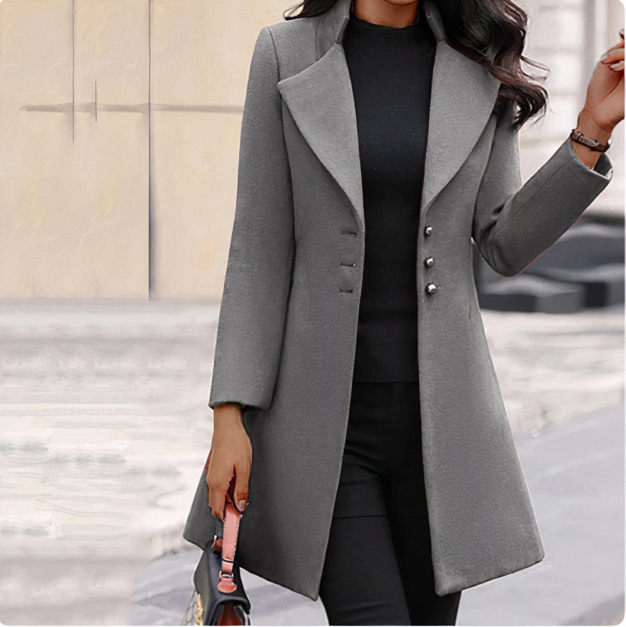 Damski Płaszcz | Dopasowany krój z kołnierzem w klapę - Arkadya Outlet - Coats