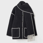 Damski Płaszcz | Luźny krój z wbudowanym frędzlowym szalem - Arkadya Outlet - Coats
