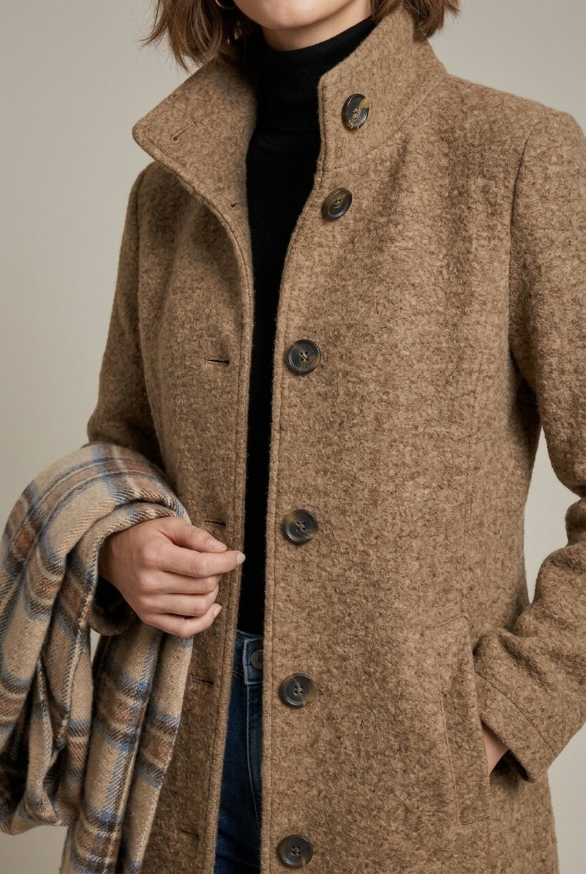 Damski Płaszcz | Notched kołnierz i zapięcie na guziki długość midi - Arkadya Outlet - Coats