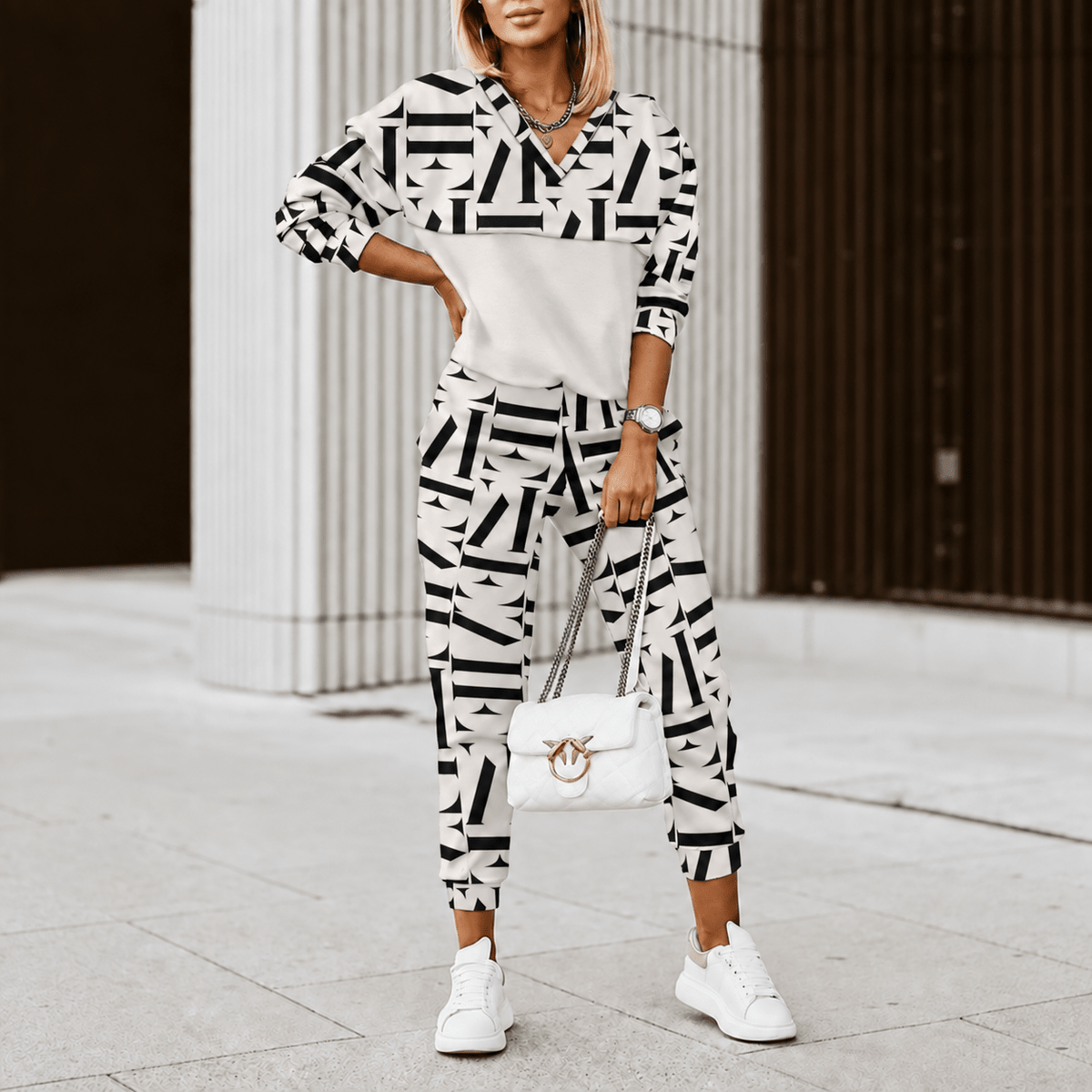 Damski Zestaw Dresowy | Bluza z Kapturem i Spodnie Joggery - Arkadya Outlet - Sets