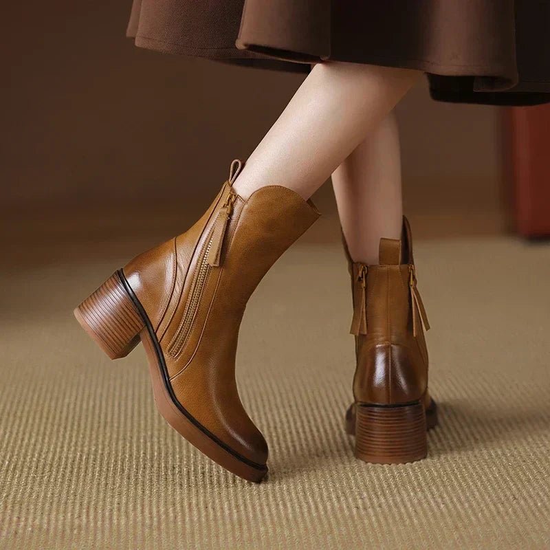 Damskie Botki Chelsea z Okrągłym Noskiem i Obcasem - Arkadya Outlet - Boots