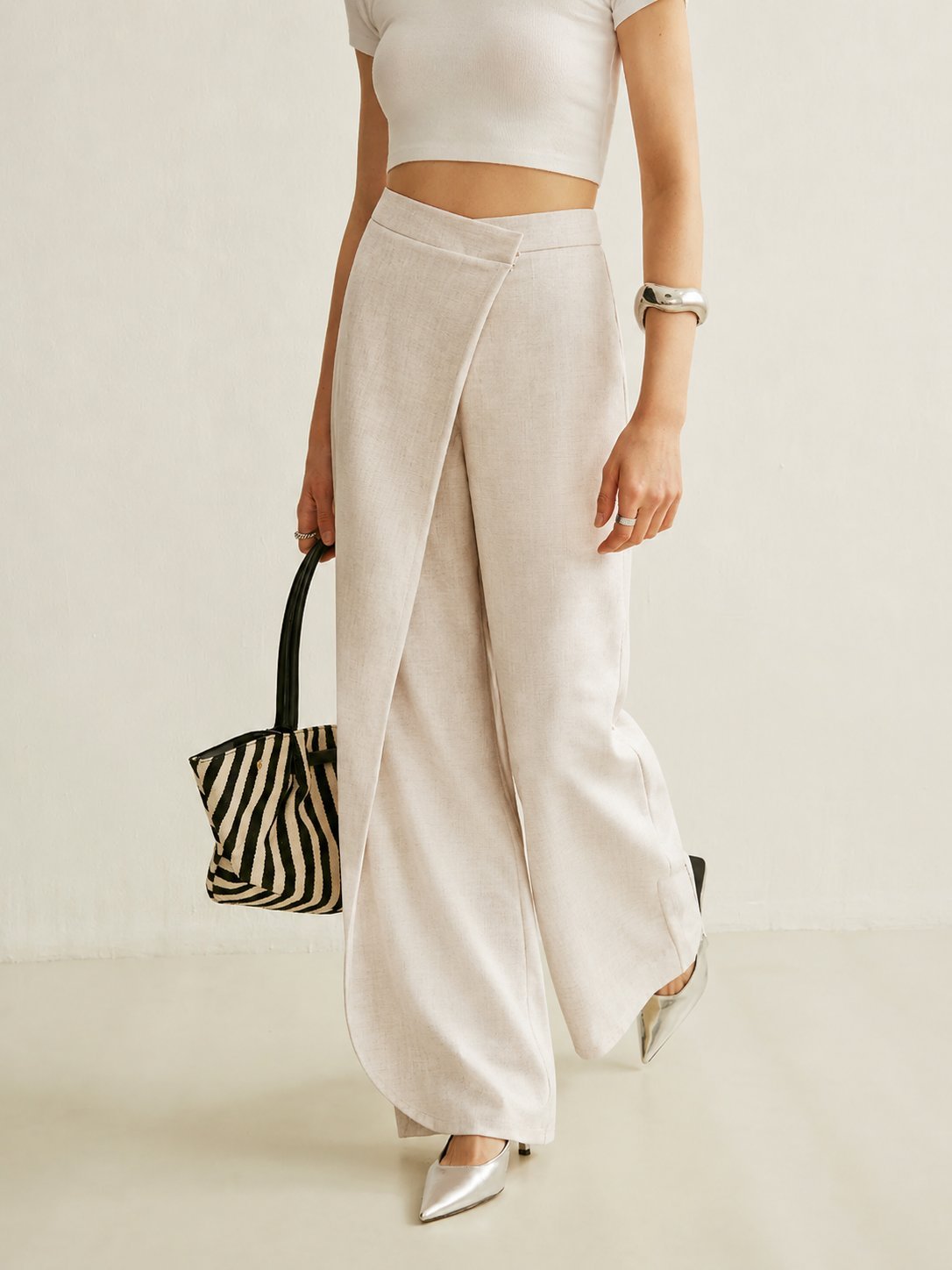 Damskie Spodnie Szerokie | Asymetryczna Zakładka i Wysokim Stanem - Arkadya Outlet - Trousers