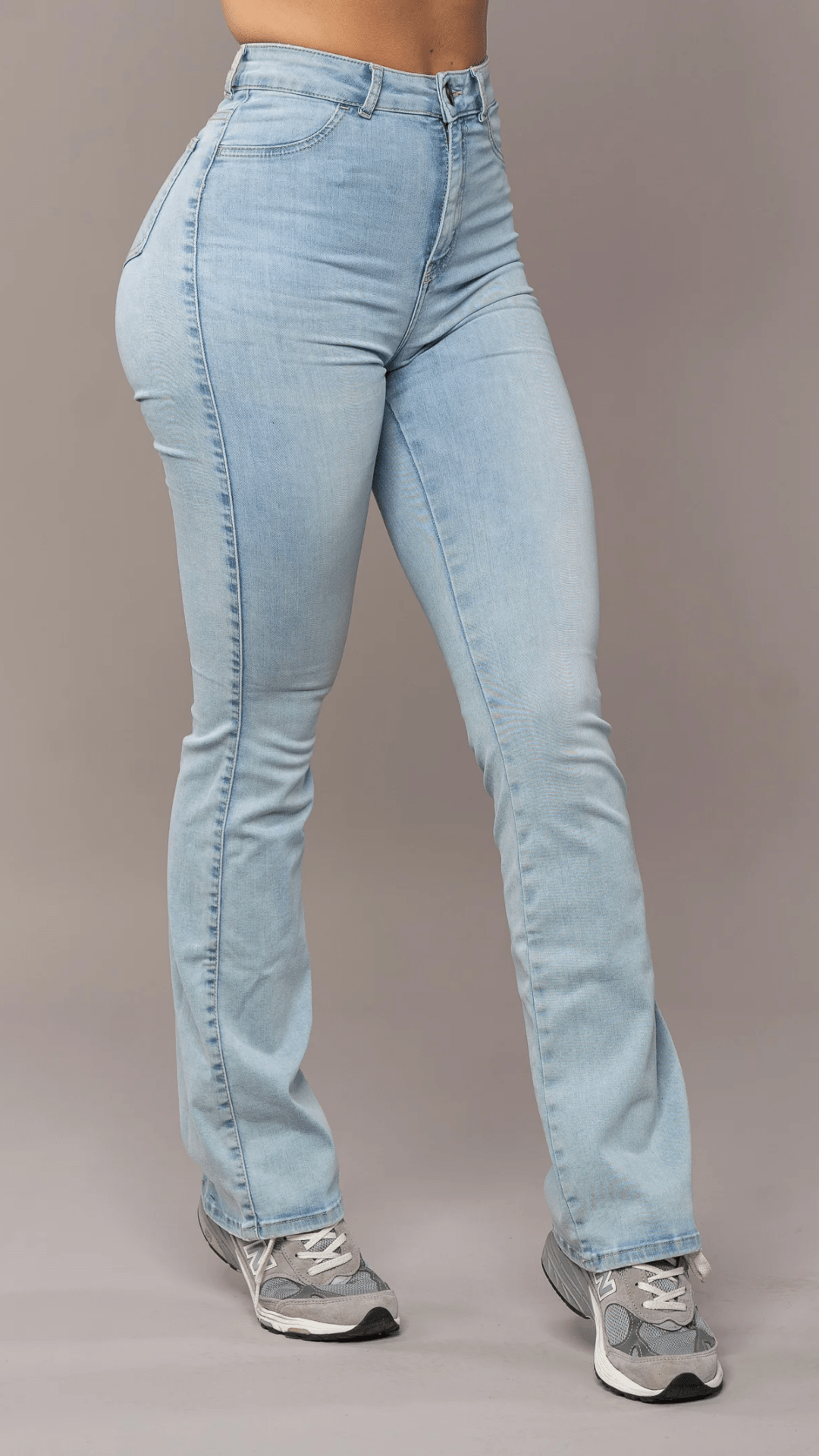 Jeansy damskie dzwony klasyczny krój - Arkadya Outlet - Women Pants