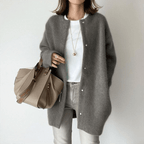 Kardigan Damski | Luźny krój z okrągłym dekoltem i kieszeniami - Arkadya Outlet - Cardigans